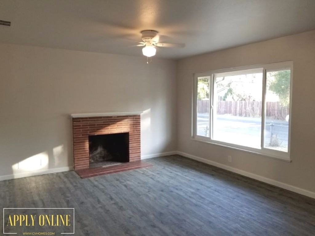 833 N E St - Photo 2 of 6