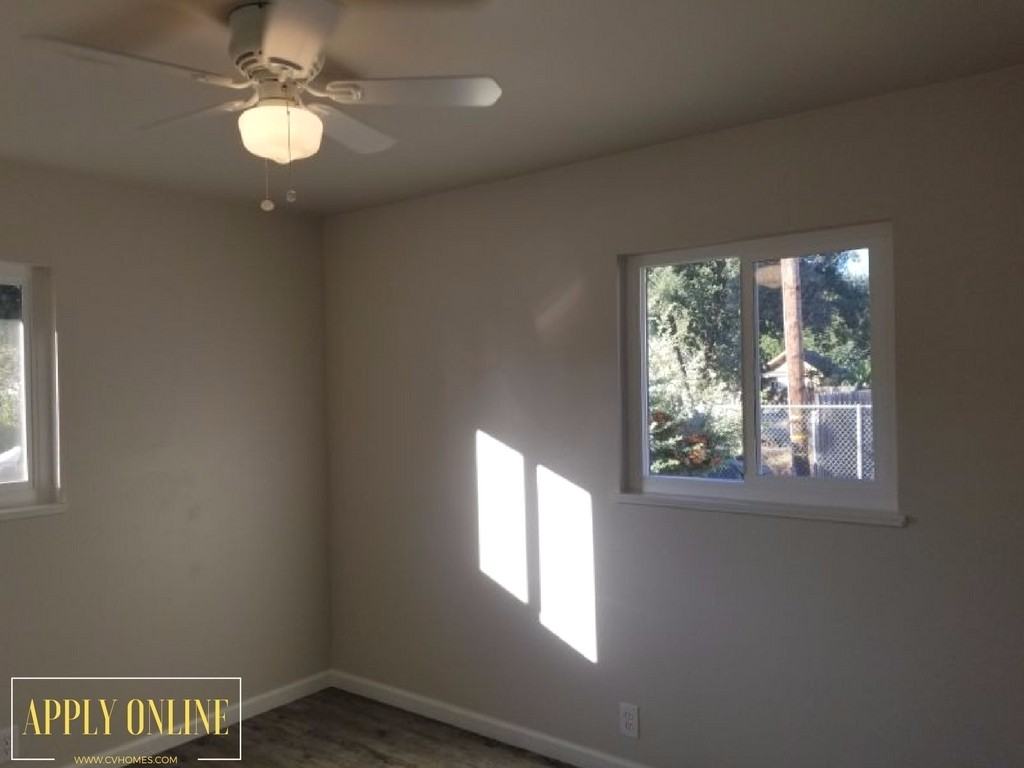 833 N E St - Photo 4 of 6