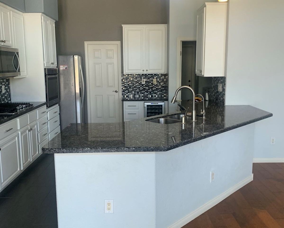 2042 Poetry Ave - Photo 3 of 24