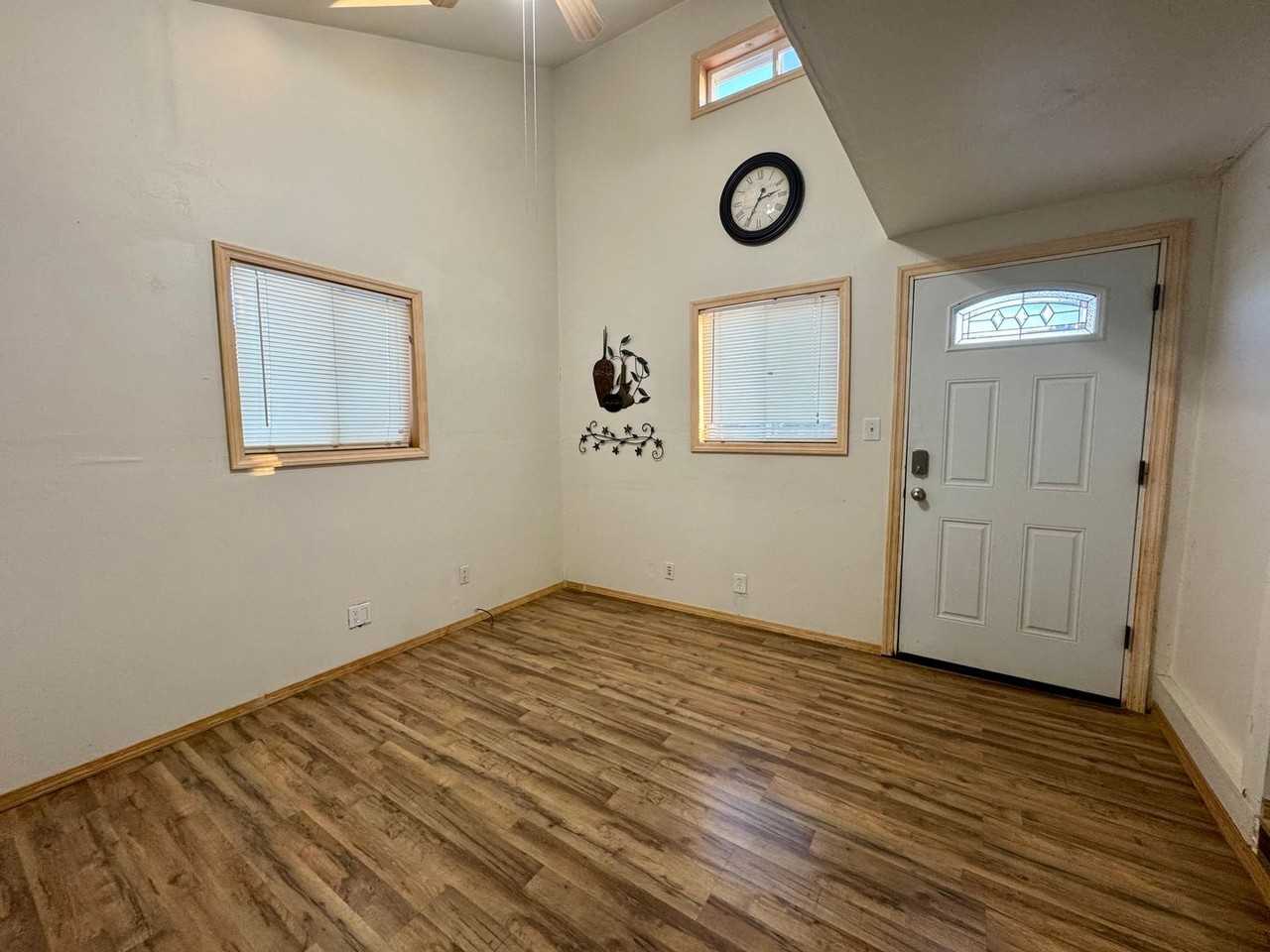 205 Mckinley St - Photo 2 of 9