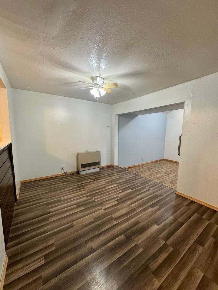 205 Mckinley St - Photo 6 of 9