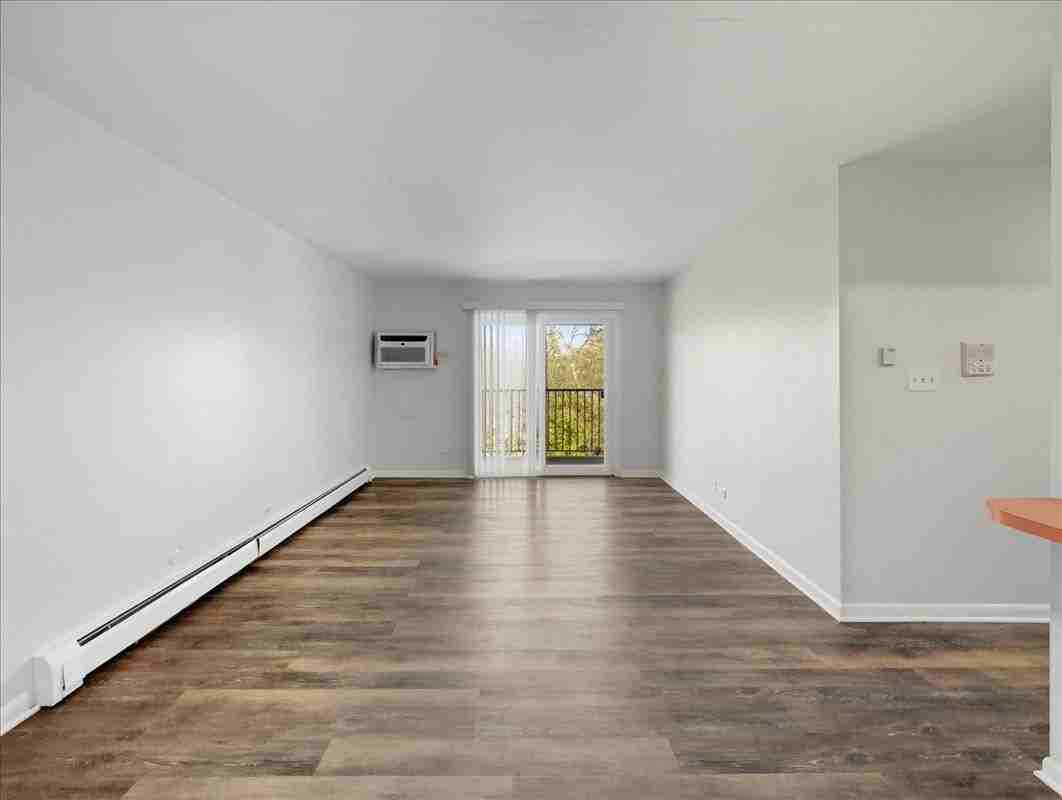 126 W Washington St - Photo 2 of 14