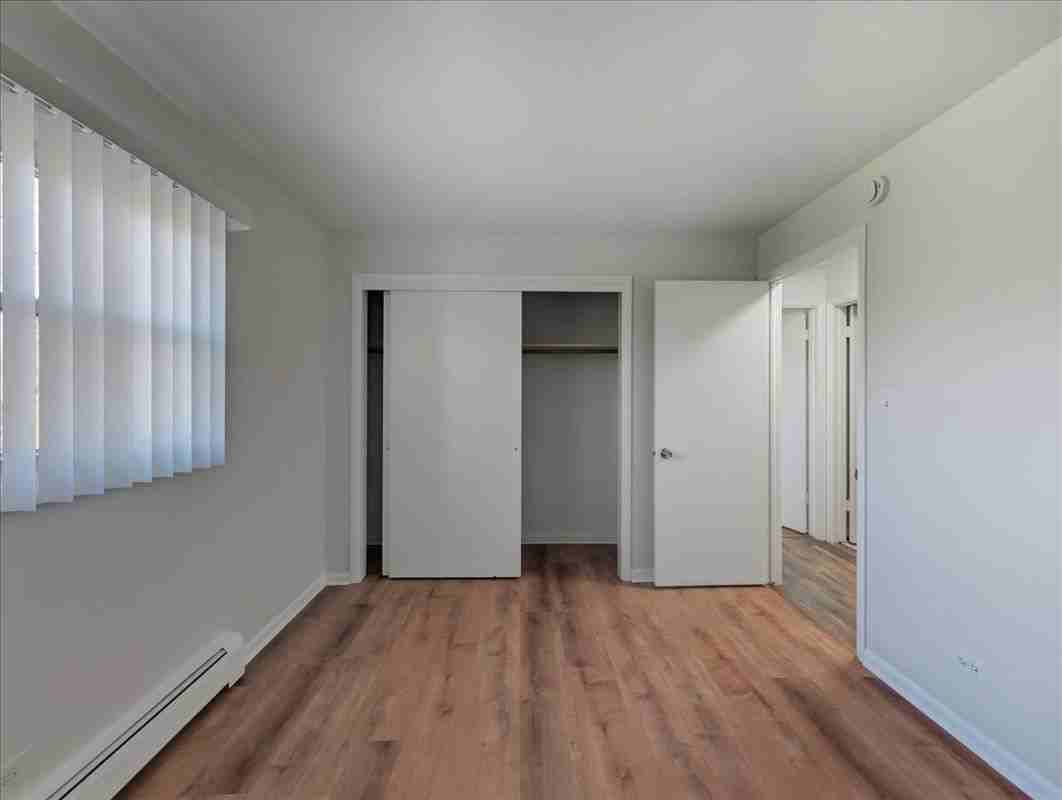 126 W Washington St - Photo 7 of 14