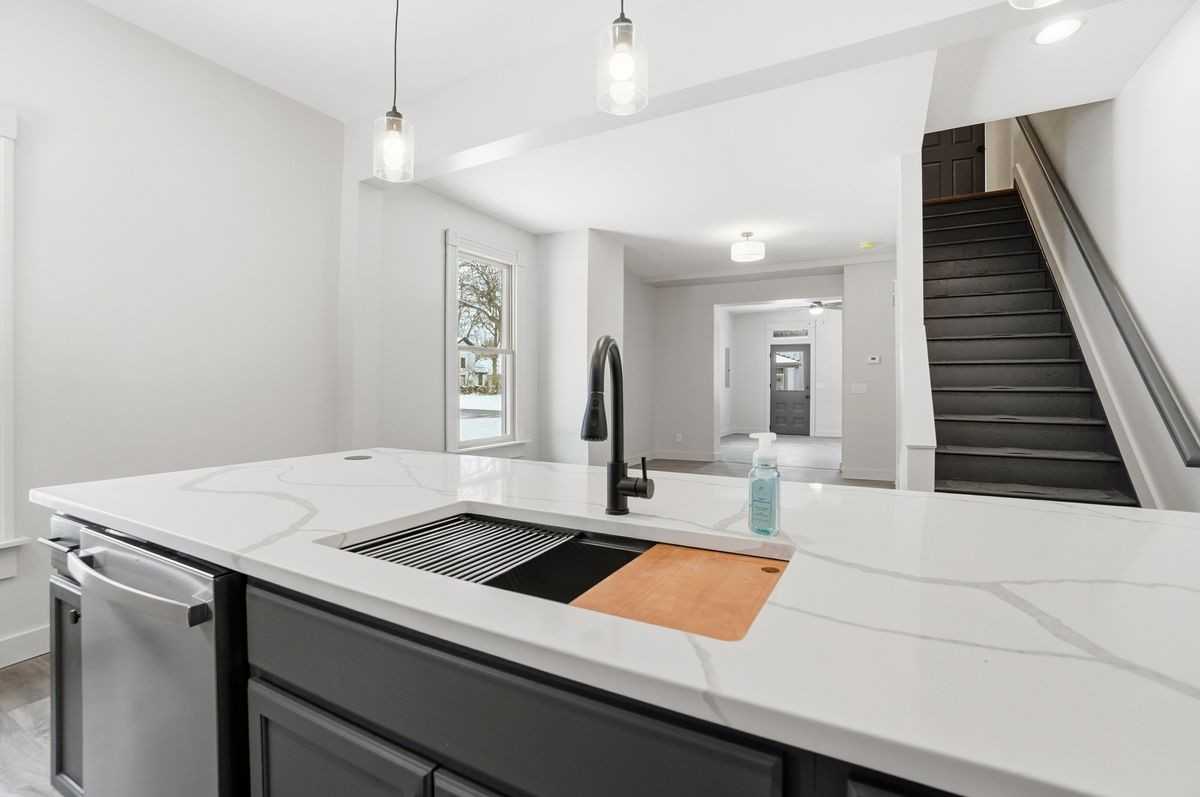 131 S C St - Photo 7 of 20