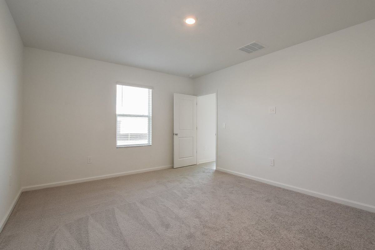 4021 Old Mill Rd - Photo 4 of 11