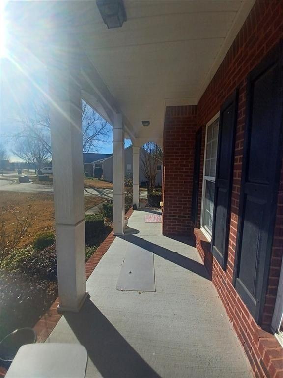 621 Waterstone Dr - Photo 2 of 31