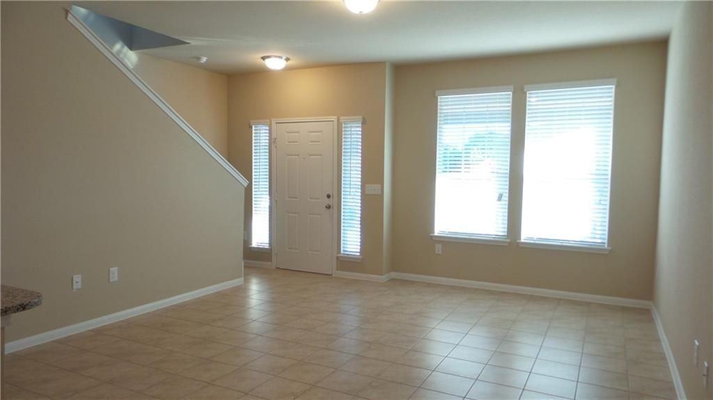 2204 Langdale Ln - Photo 4 of 5