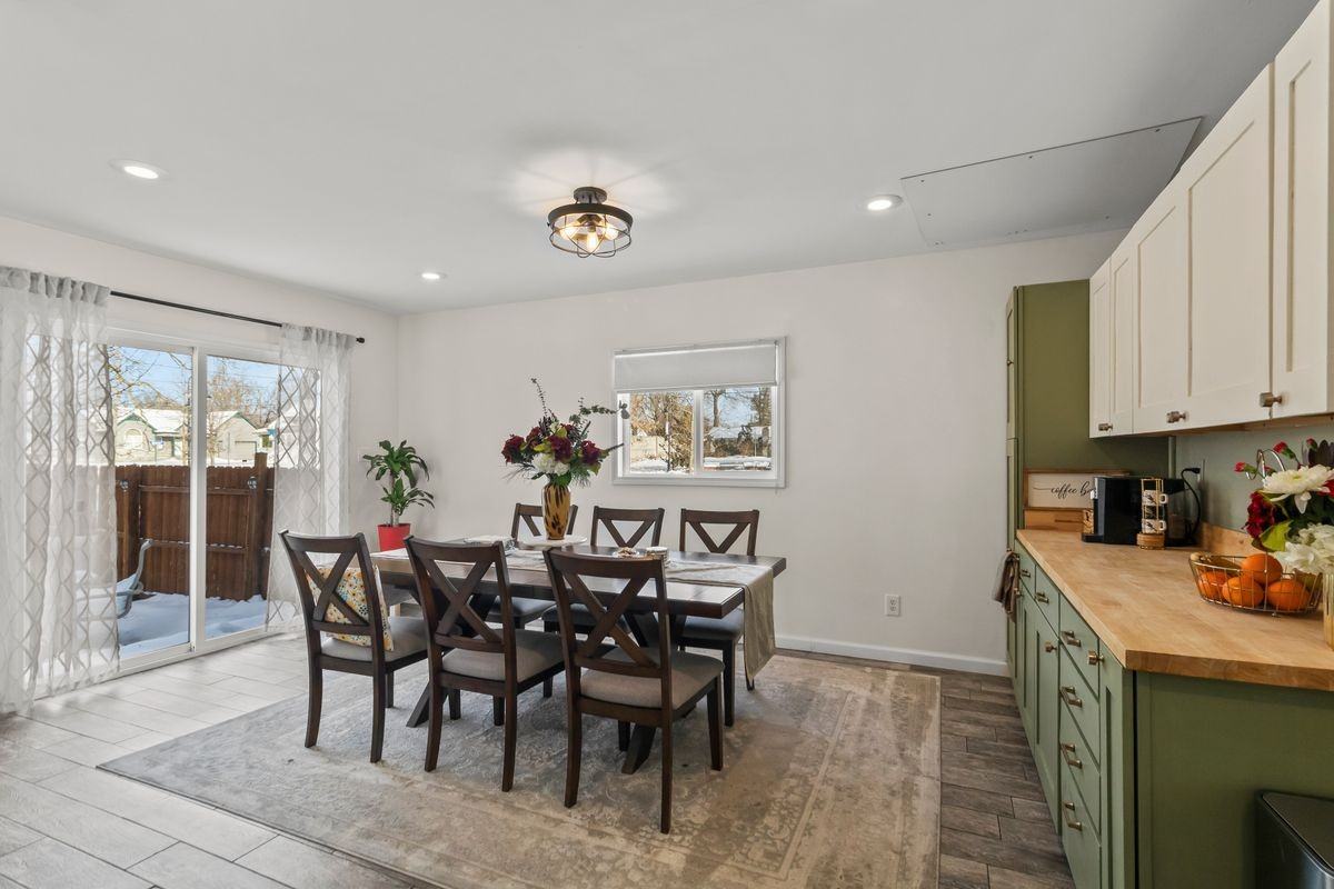 3020 Grove St - Photo 3 of 30