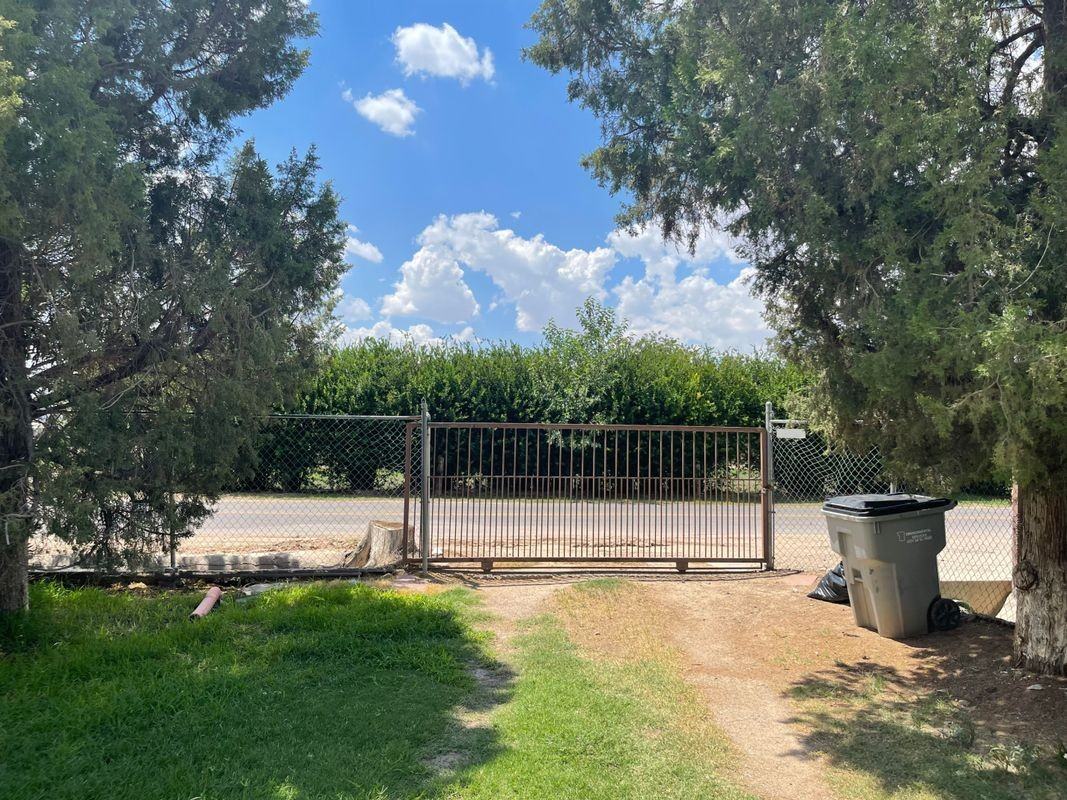 201 Wenda Dr - Photo 2 of 16