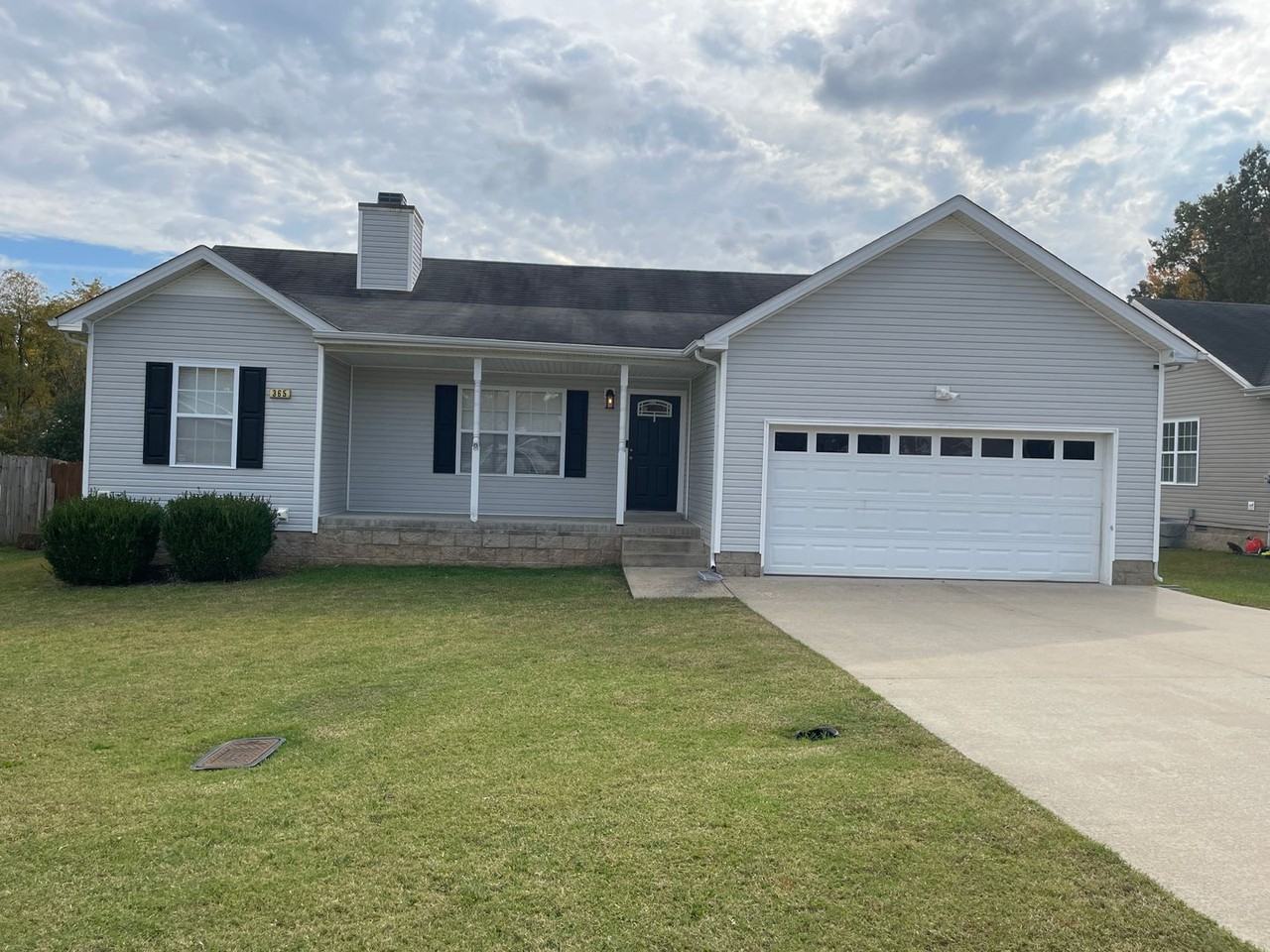 365 Andrew Dr - Photo 2 of 23