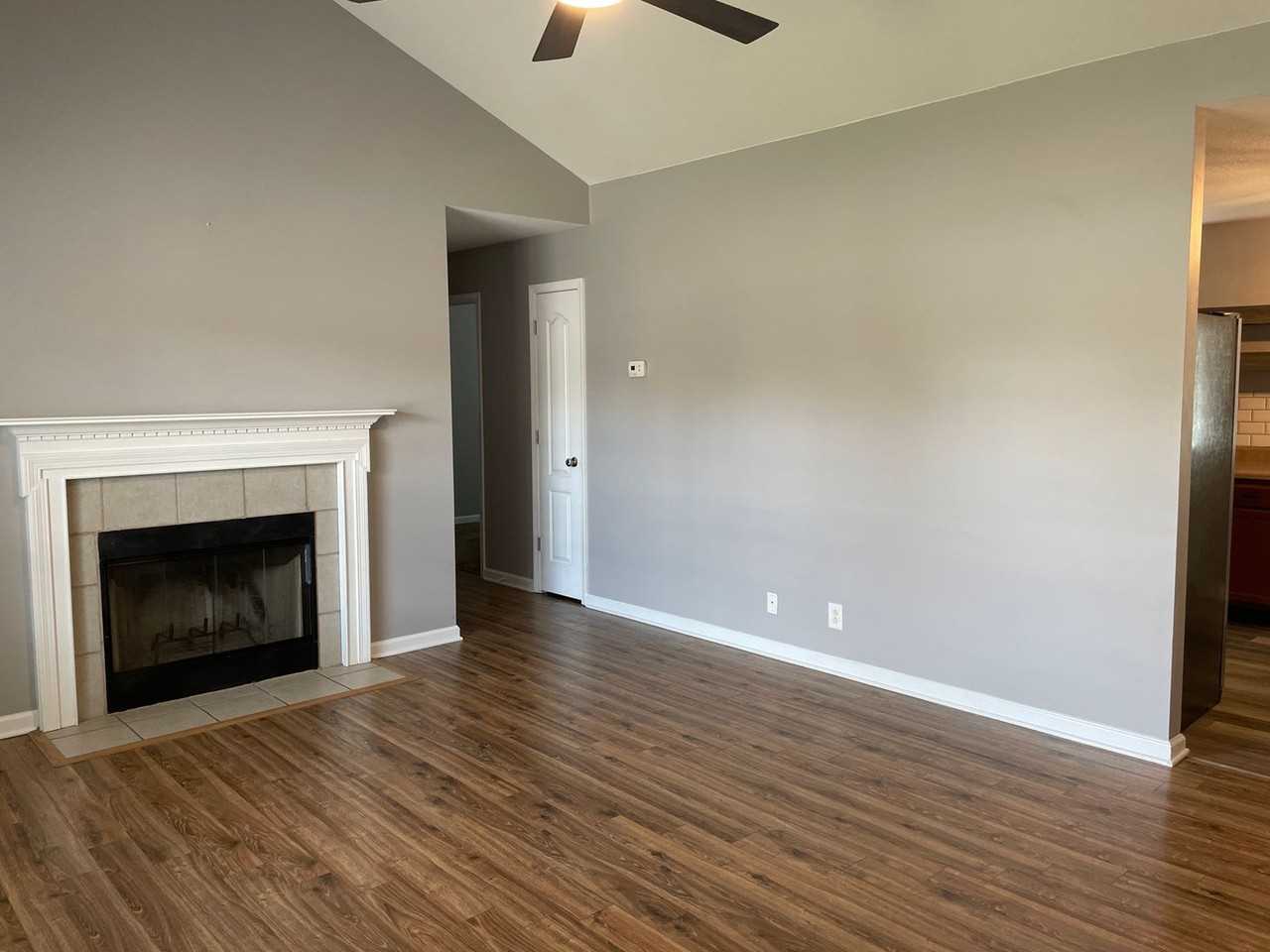 365 Andrew Dr - Photo 6 of 23