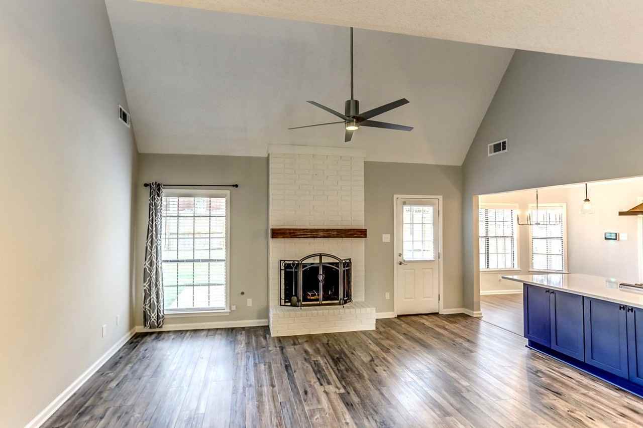 3106 Valley Lake Dr - Photo 3 of 35