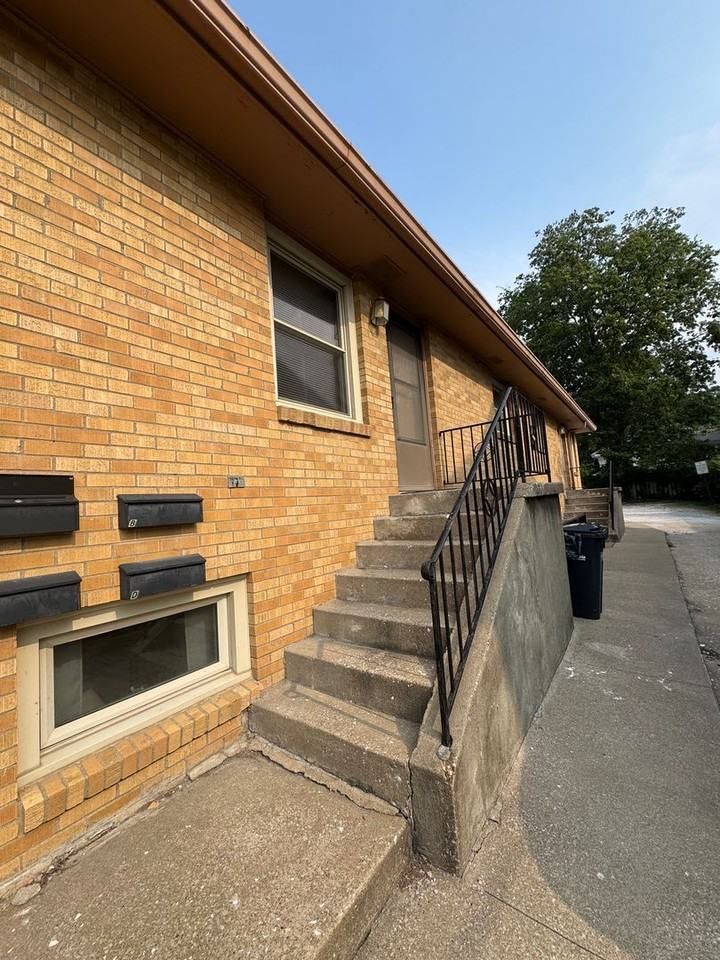 1403 Rosemary - Photo 3 of 16