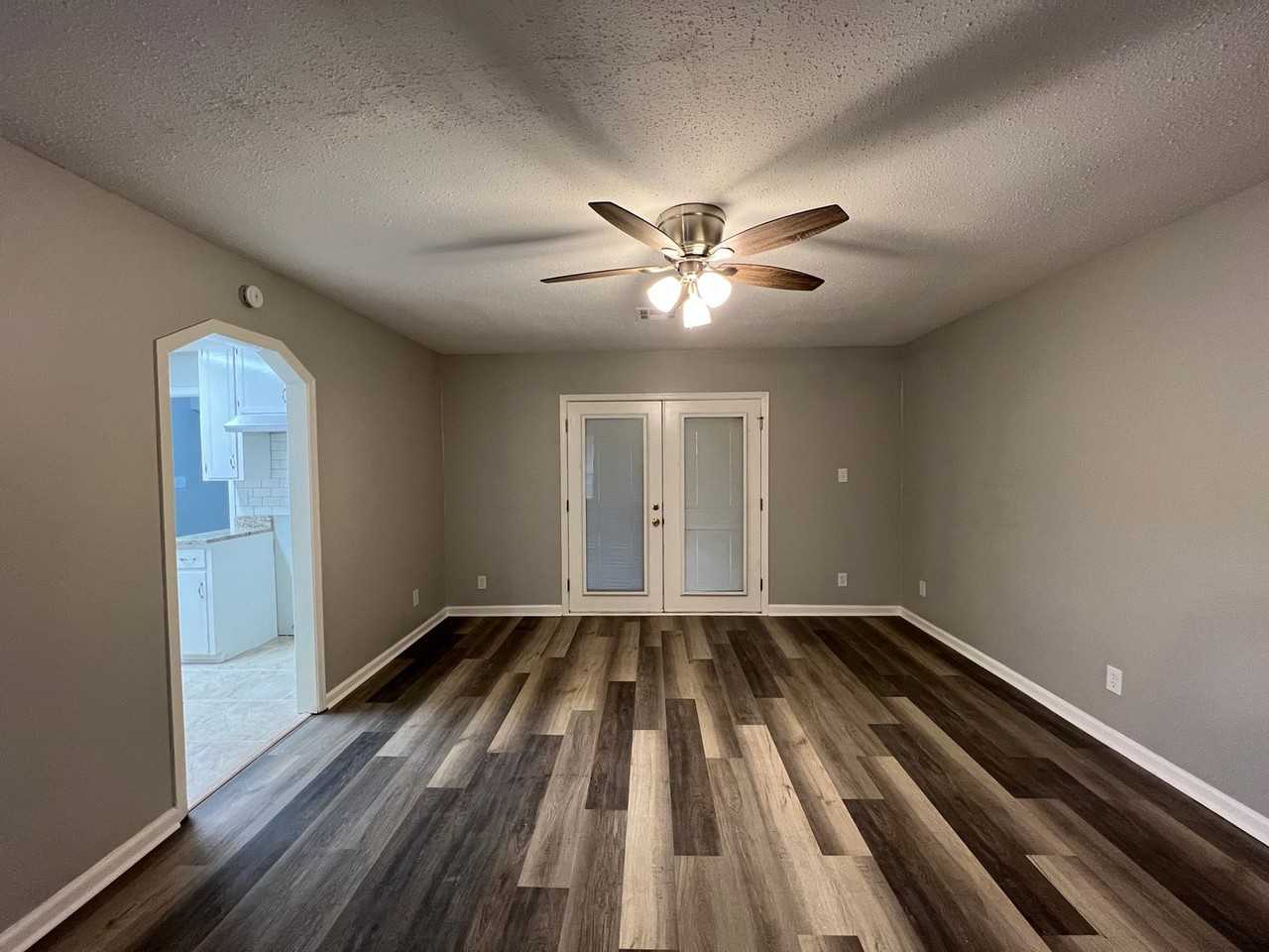 4552 Ray Dr - Photo 3 of 12