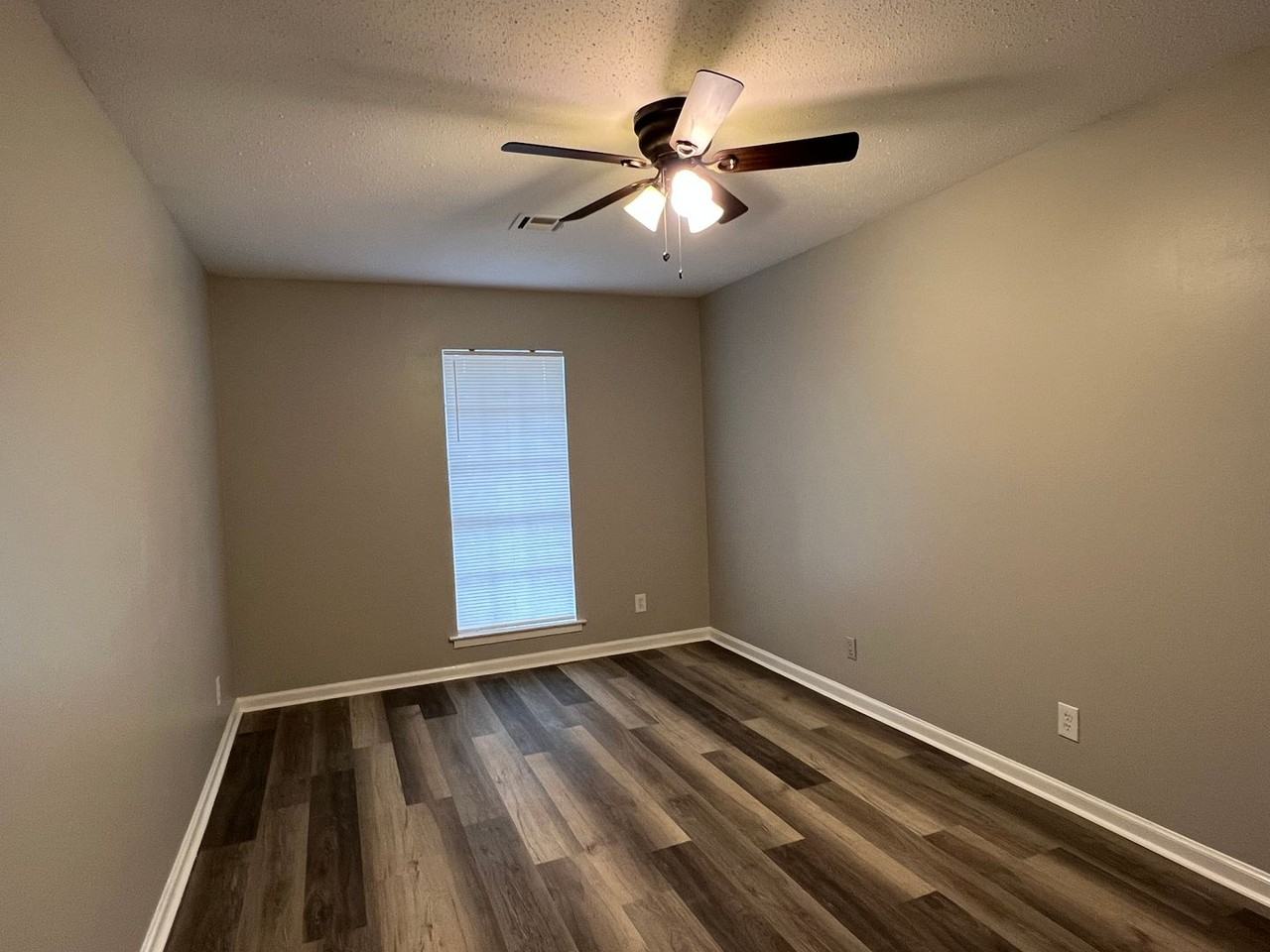 4552 Ray Dr - Photo 7 of 12