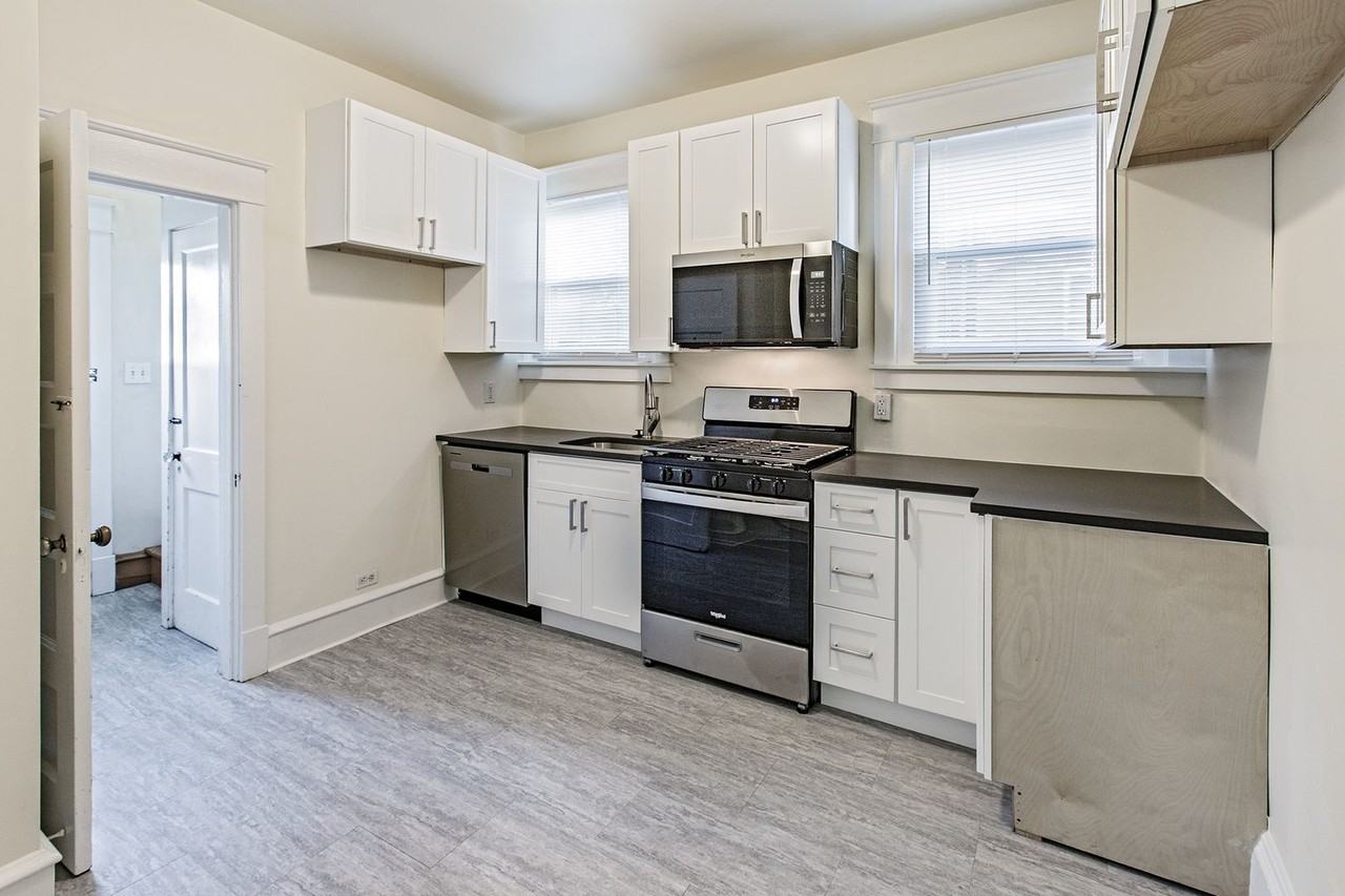 2607 N Franklin St - Photo 7 of 34