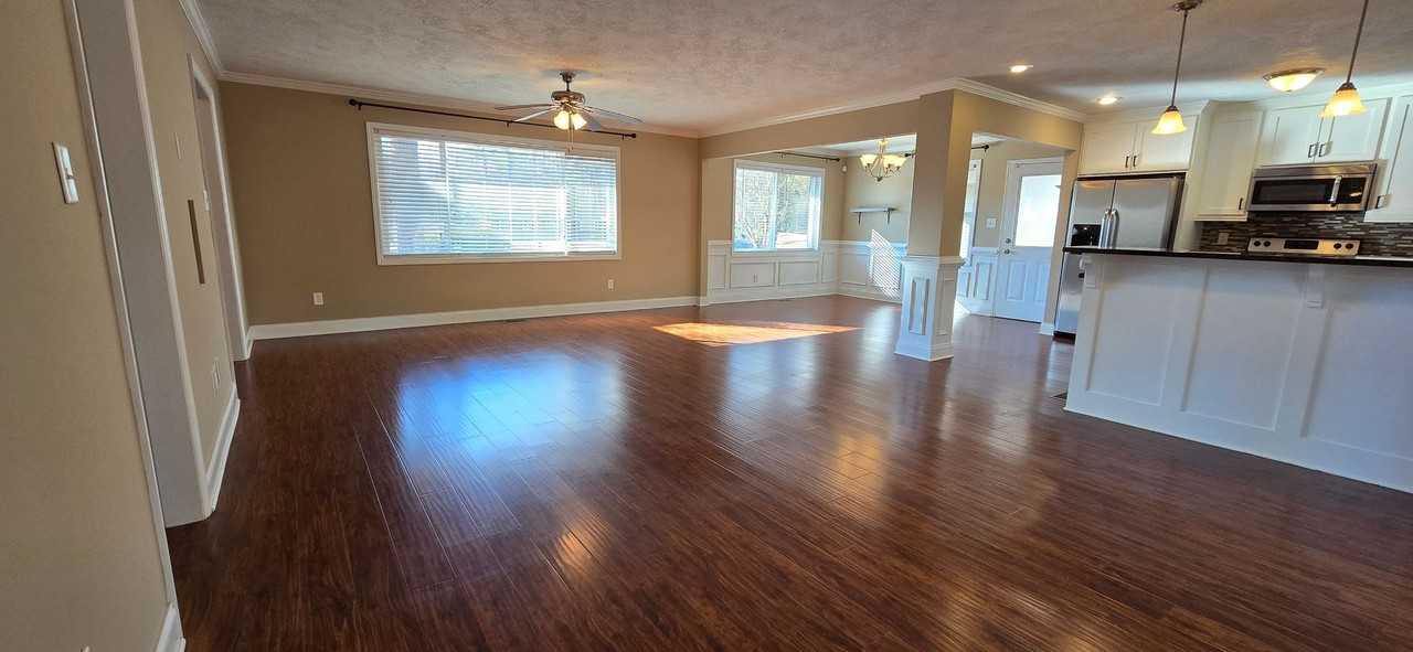 403 Aumond Rd - Photo 4 of 22