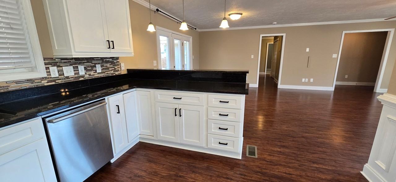 403 Aumond Rd - Photo 6 of 22