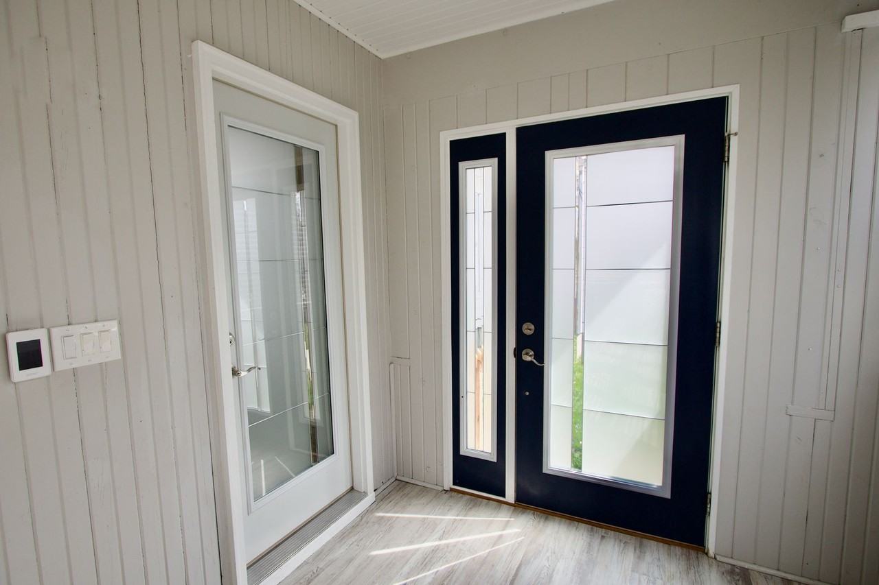 1007 N Madison St - Photo 3 of 16