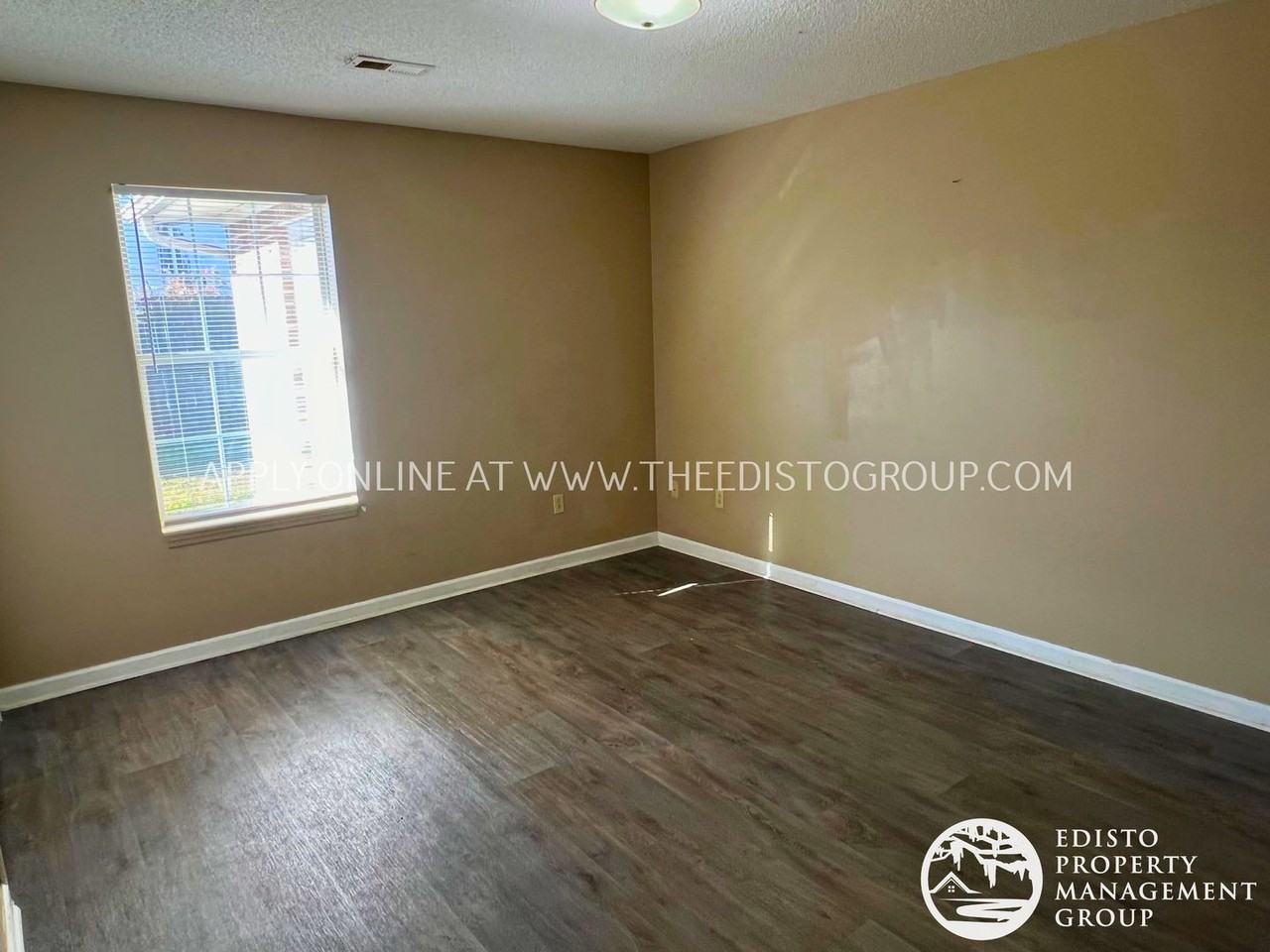 1031 - 1091 Fairfield Street - Photo 3 of 33