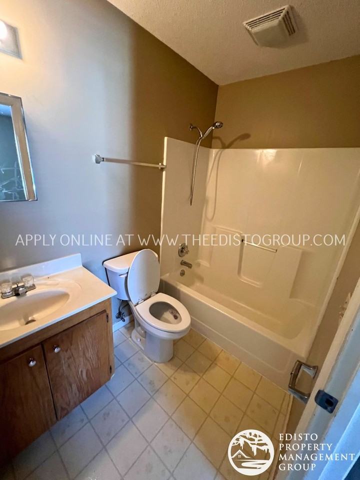 1031 - 1091 Fairfield Street - Photo 7 of 33