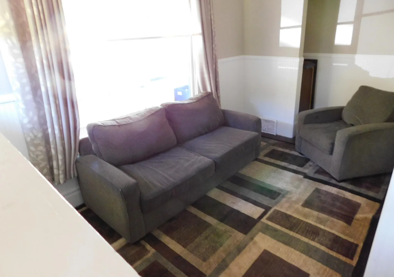 715 E 16th Ave - Photo 5 of 18