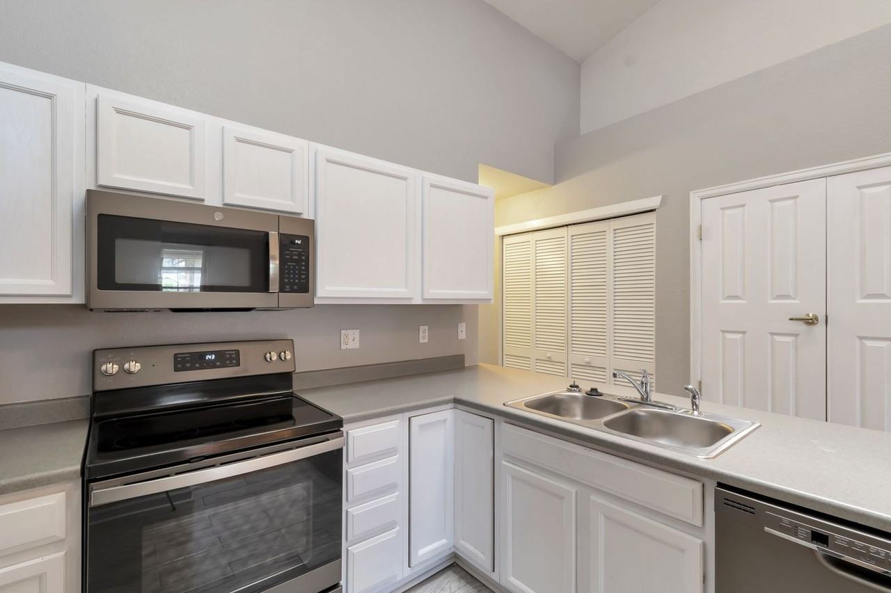 2920 W Centennial Dr #I - Photo 4 of 16