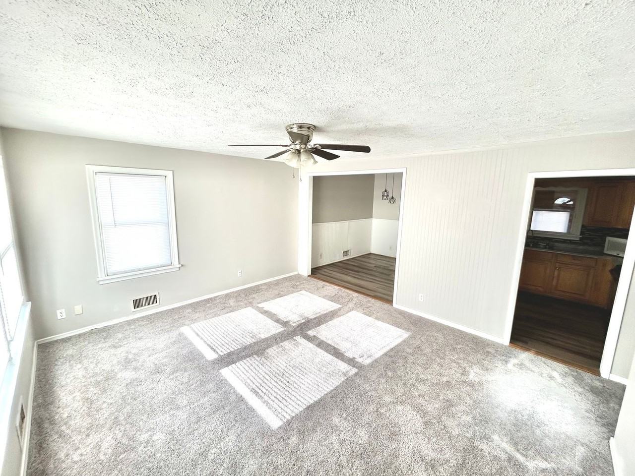 110 E Gray St - Photo 2 of 14