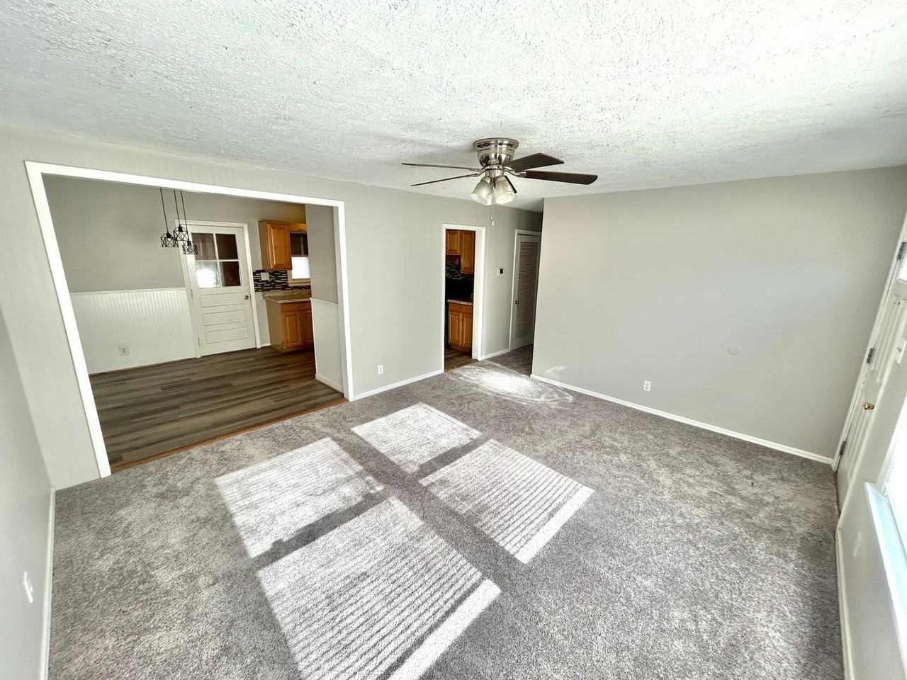 110 E Gray St - Photo 3 of 14