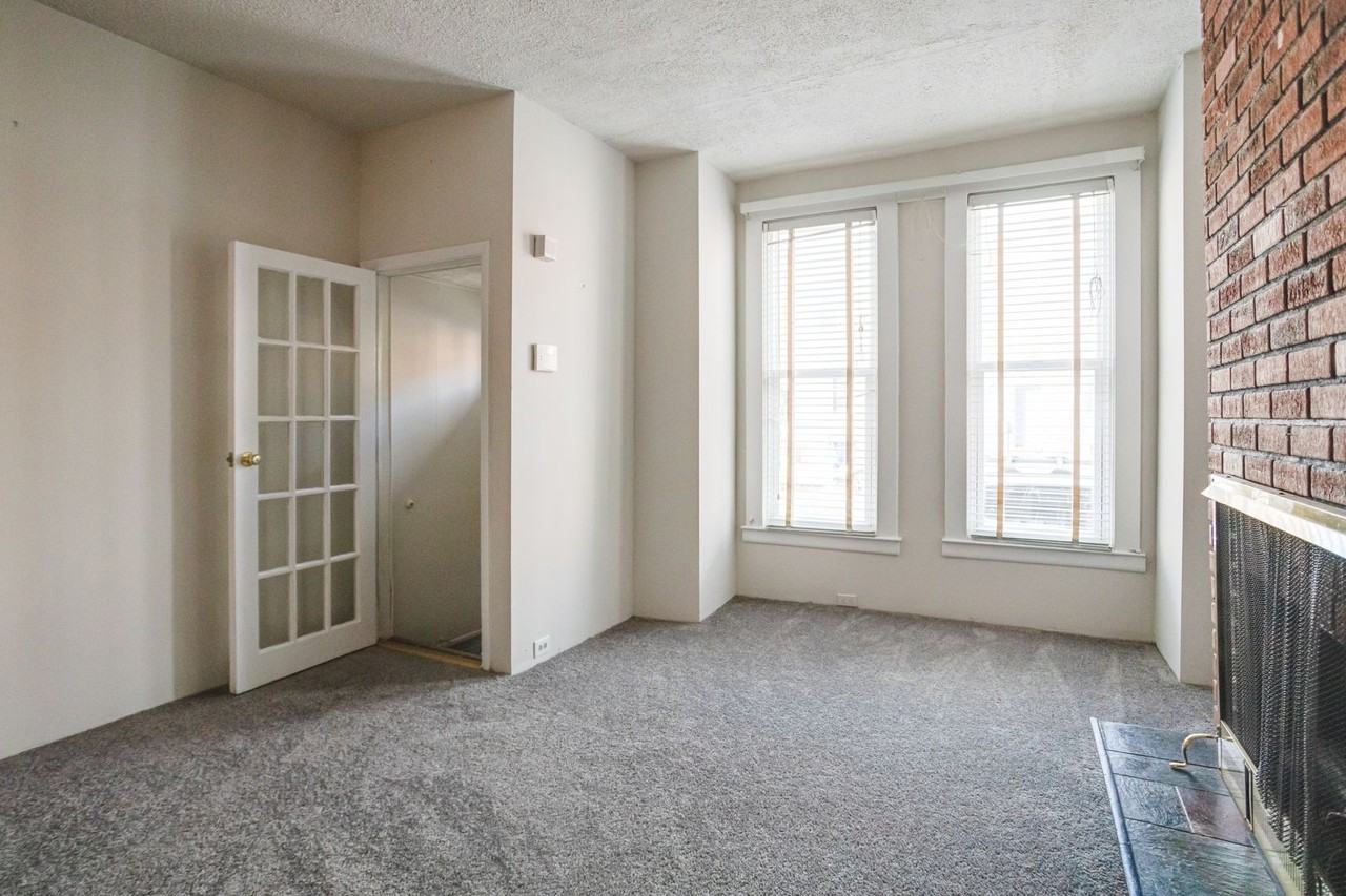 1313 James St - Photo 4 of 23