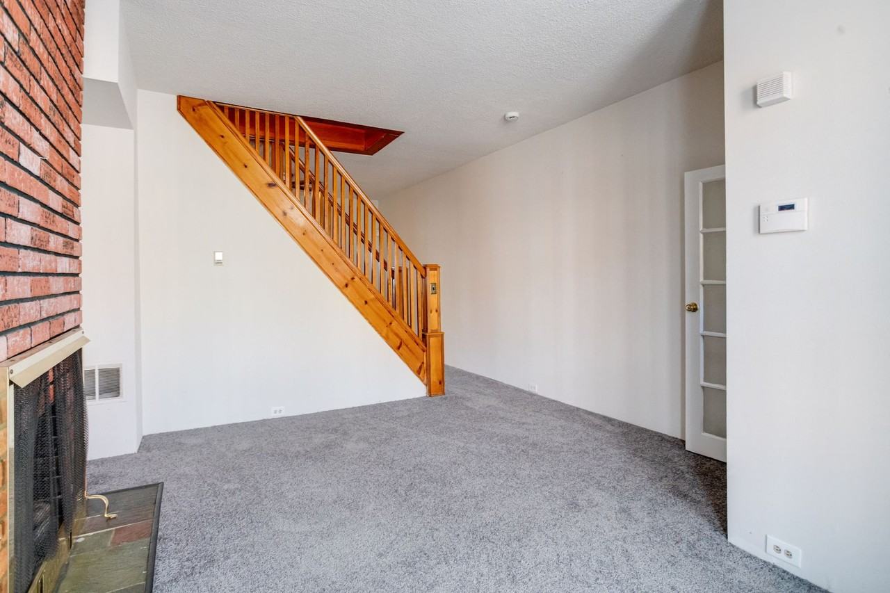 1313 James St - Photo 5 of 23