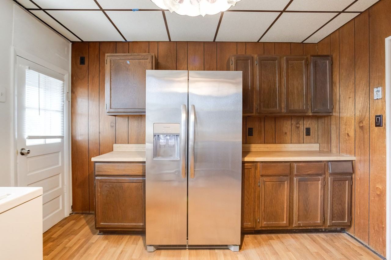 1313 James St - Photo 7 of 23