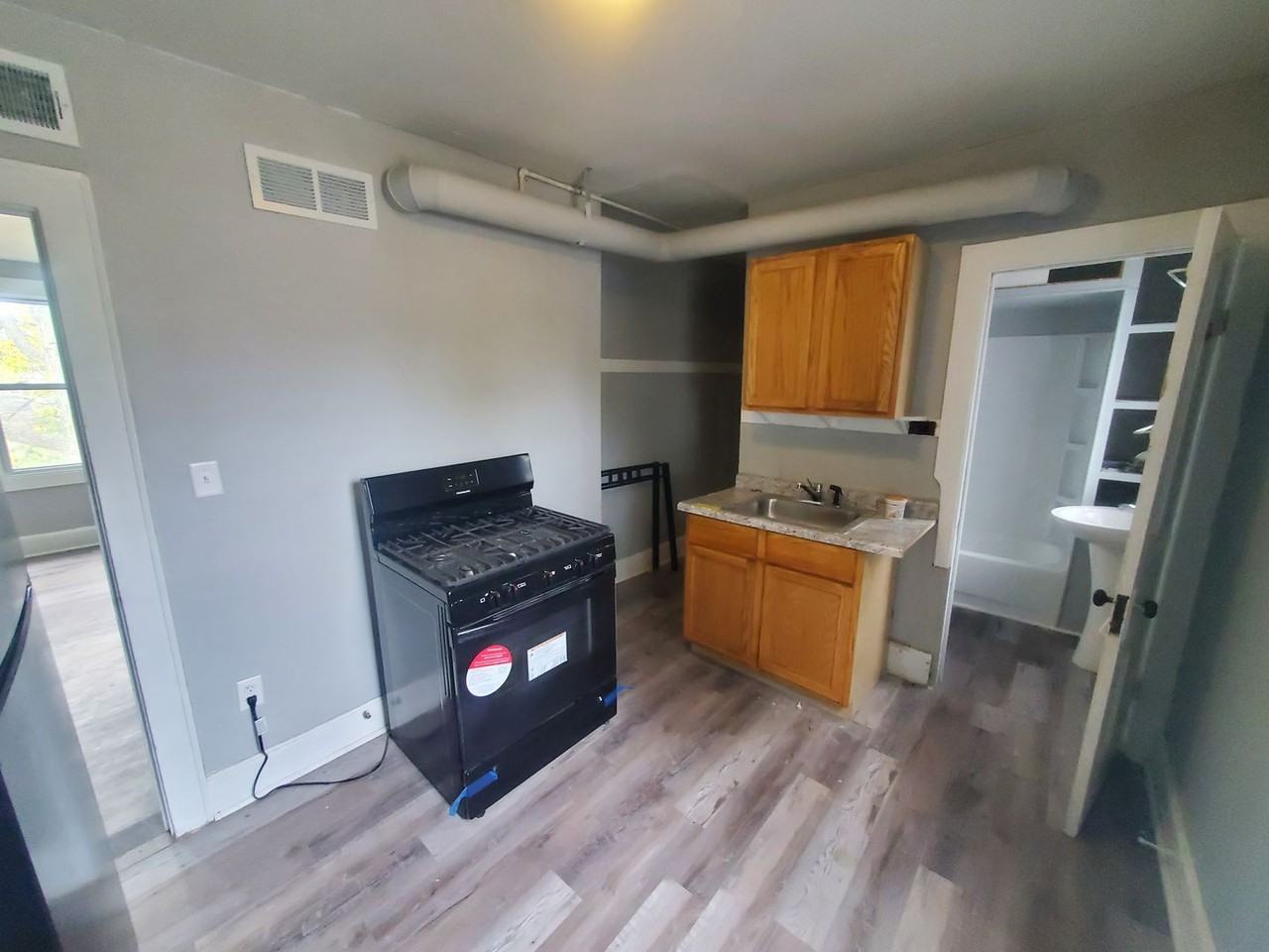 3921 14th Ave - Photo 4 of 9