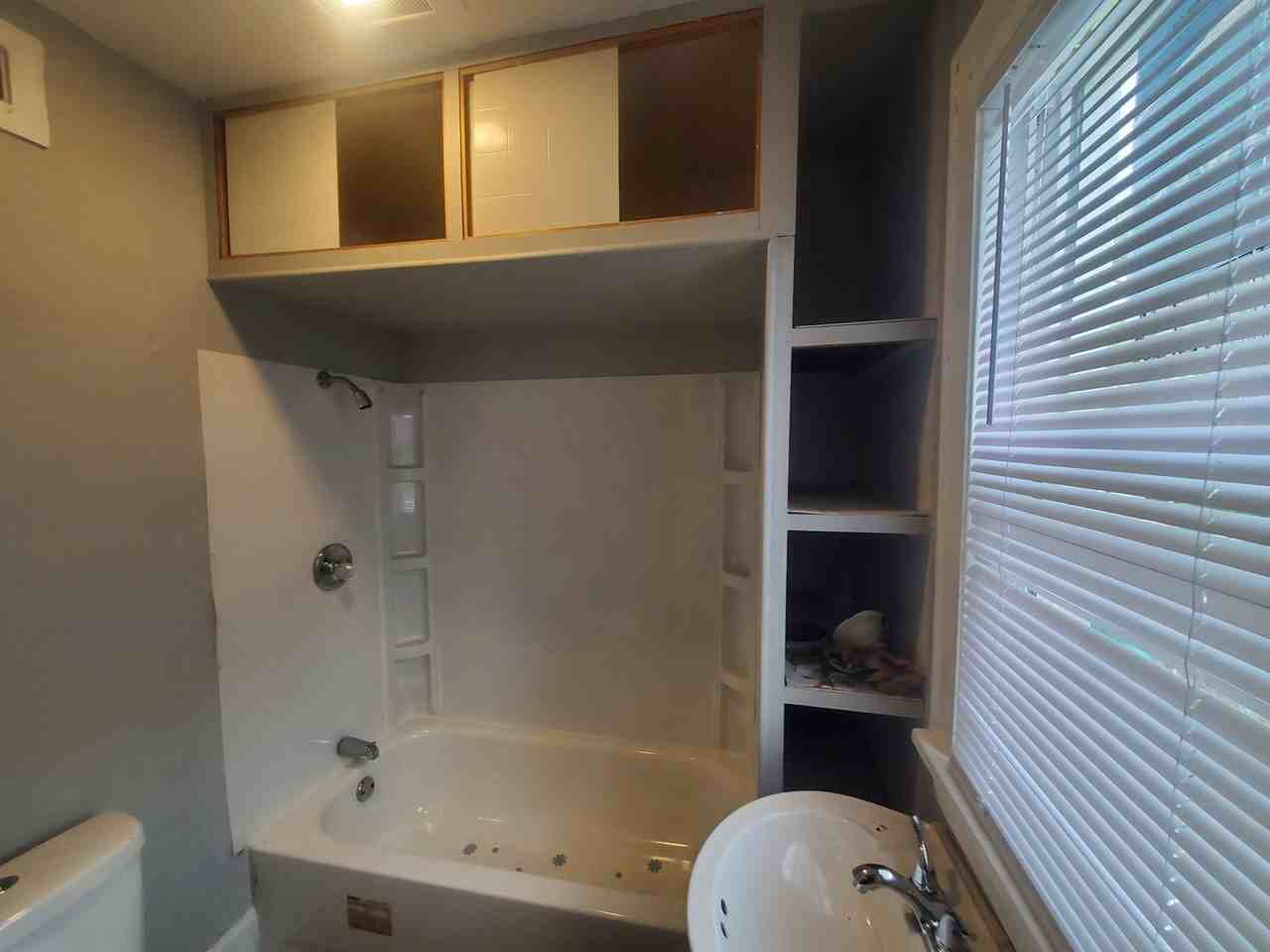 3921 14th Ave - Photo 7 of 9