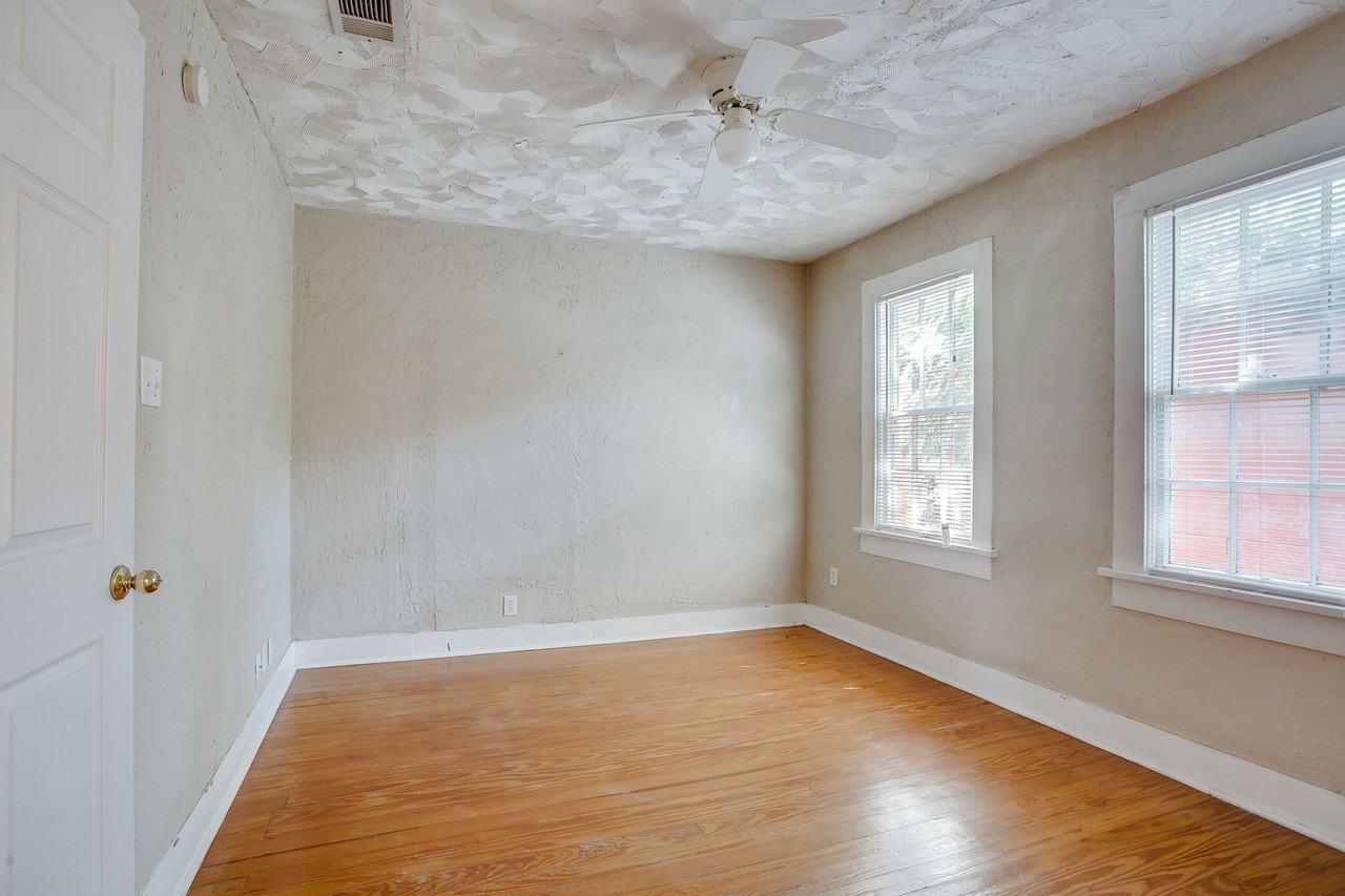 2513 25th St - Photo 2 of 13