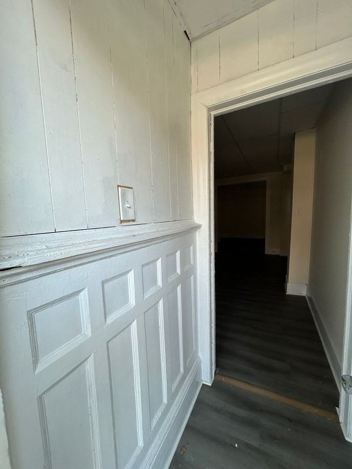 510 510 N Hermitage Ave new heat service owner responsible - Photo 4 of 27