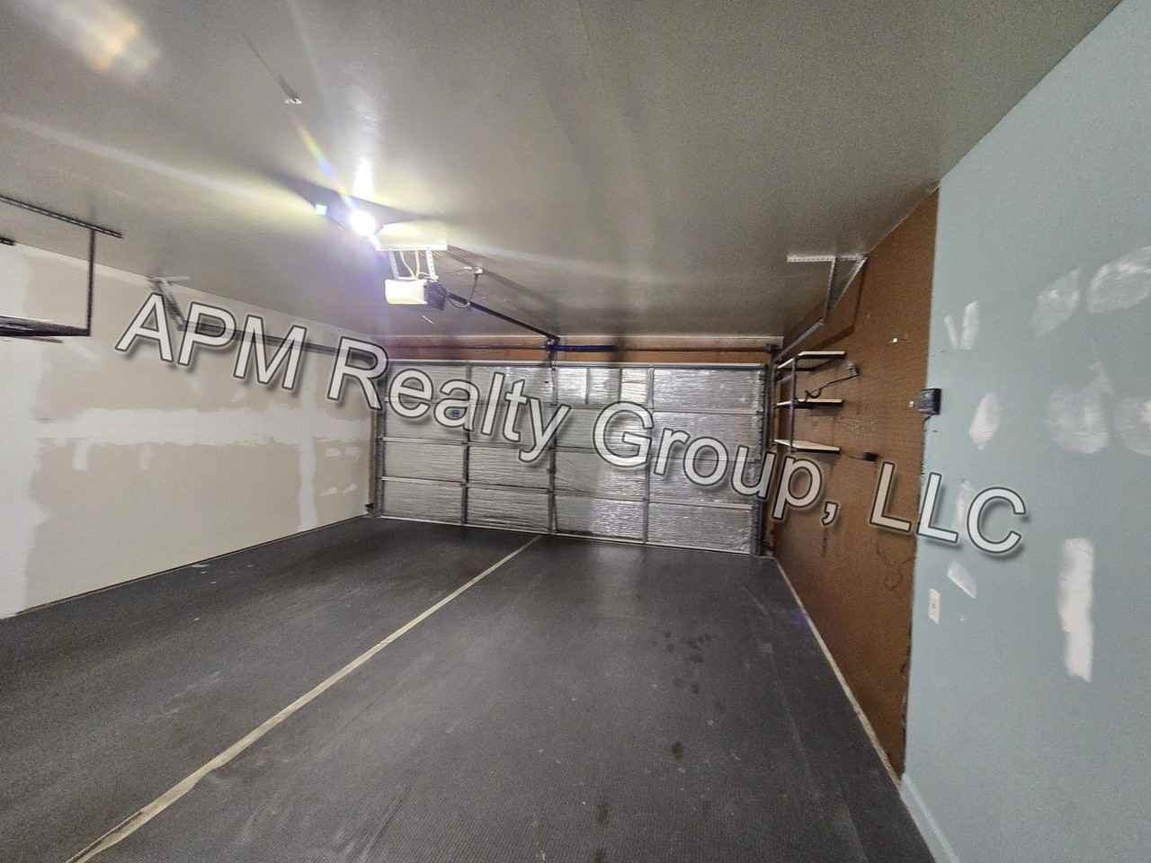 3014 Twin Oaks Way - Photo 2 of 21