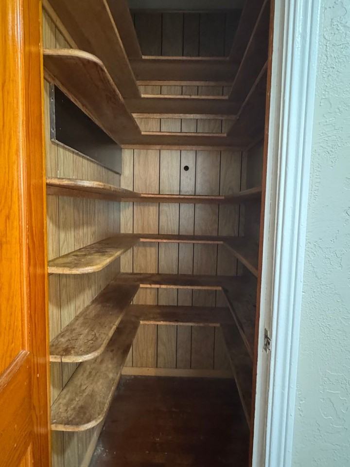 734 Nw 31st St - Photo 5 of 15