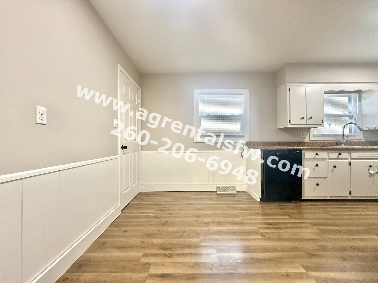 5037 Brook Dr - Photo 4 of 17