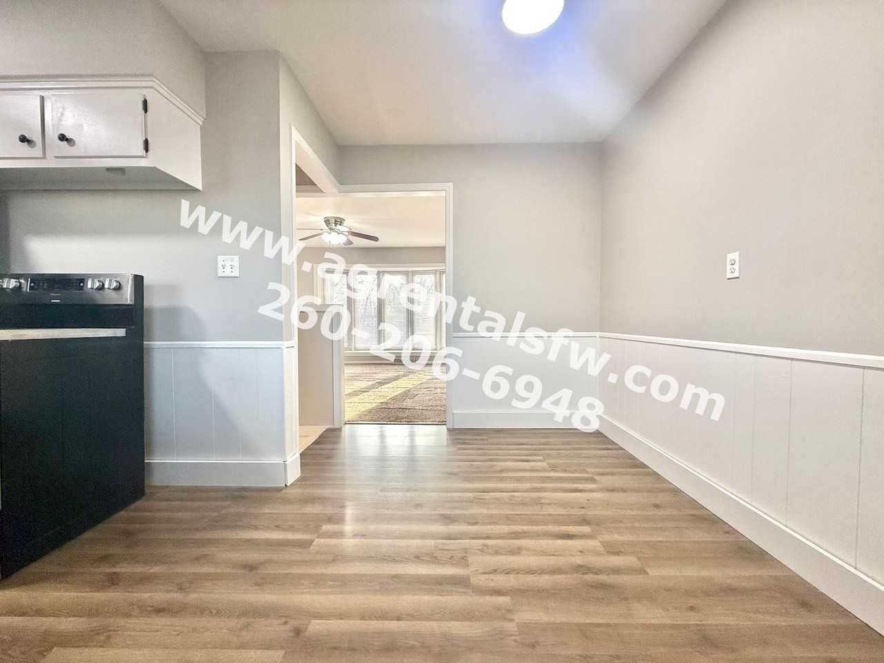 5037 Brook Dr - Photo 5 of 17