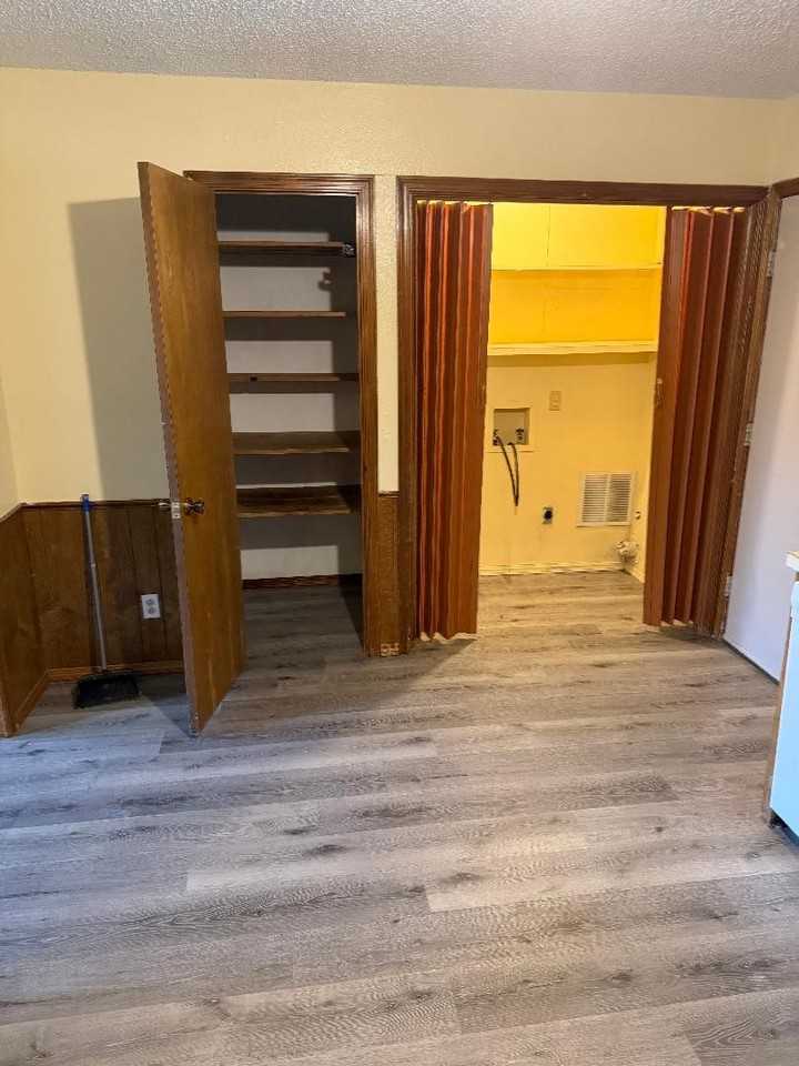 2935 Meadowview Dr - Photo 7 of 9