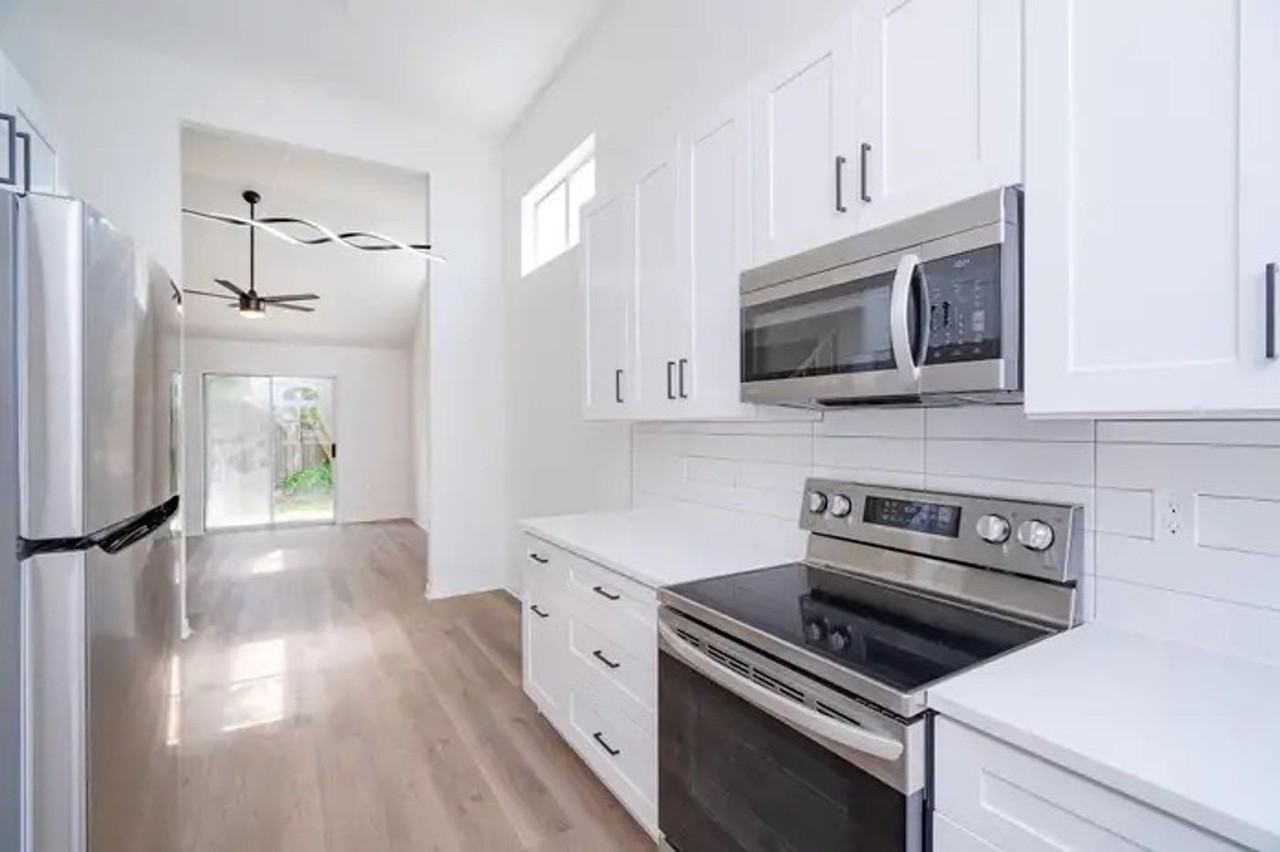 1705 Colonial Ct - Photo 6 of 17