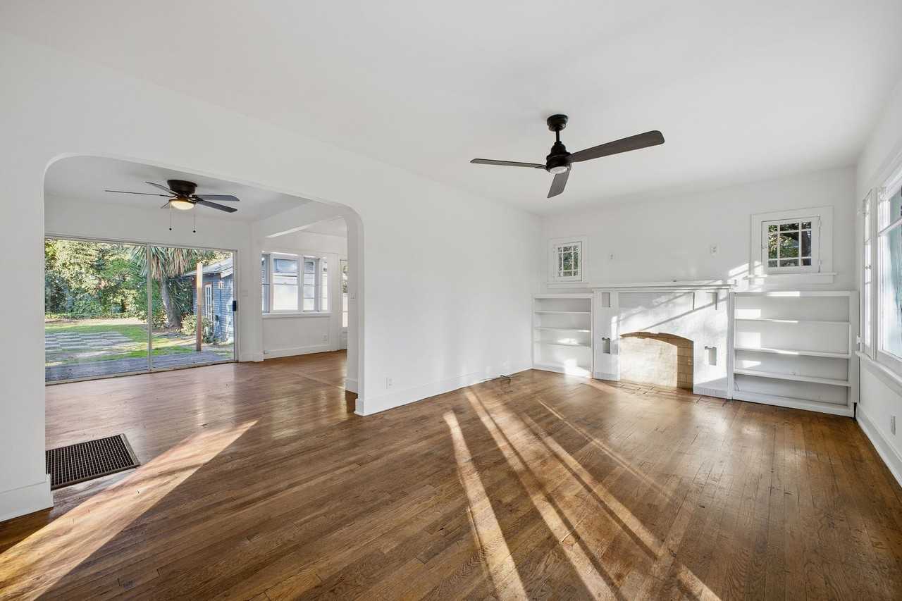 507 Flower St - Photo 3 of 12