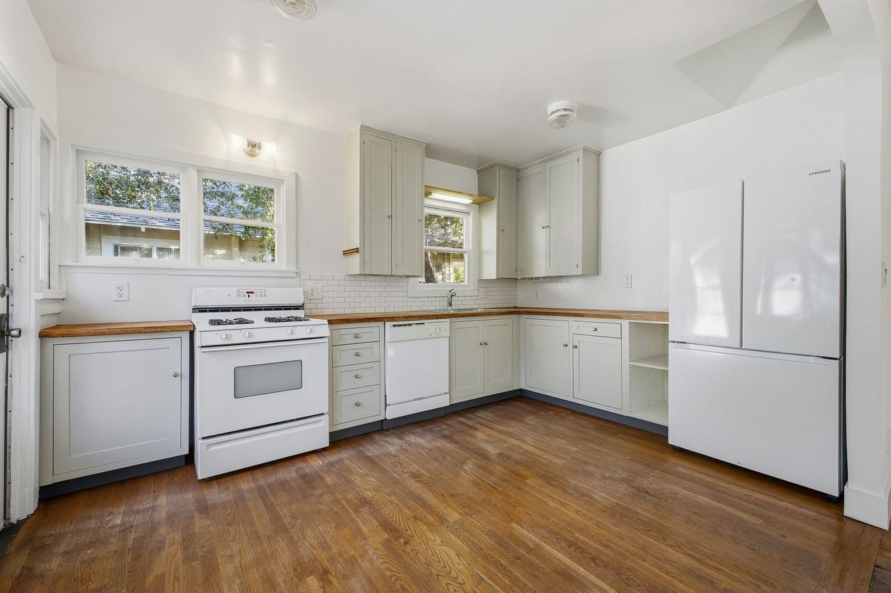 507 Flower St - Photo 6 of 12