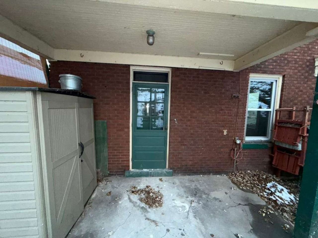 207 Singer Ave - Photo 2 of 12