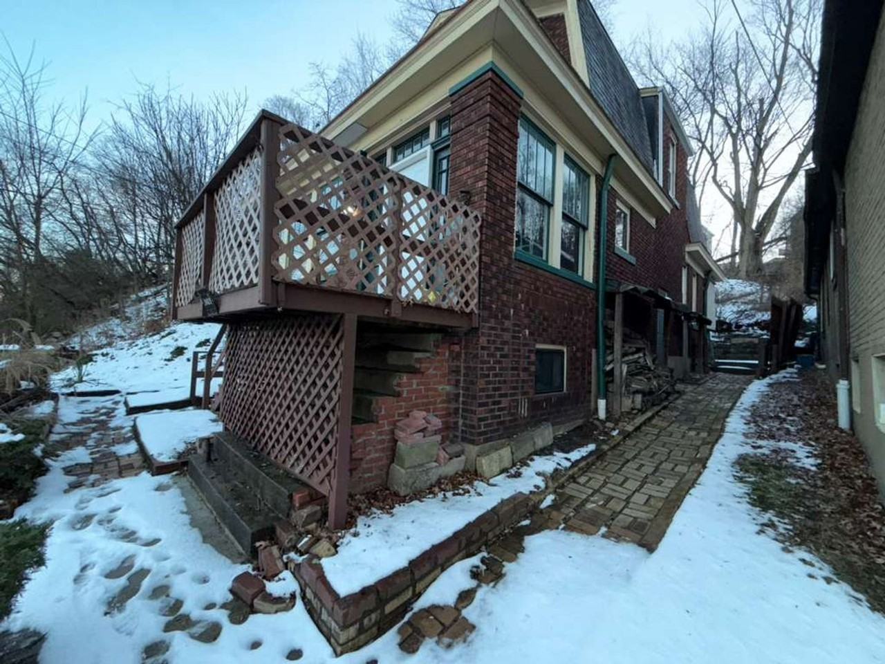 207 Singer Ave - Photo 3 of 12