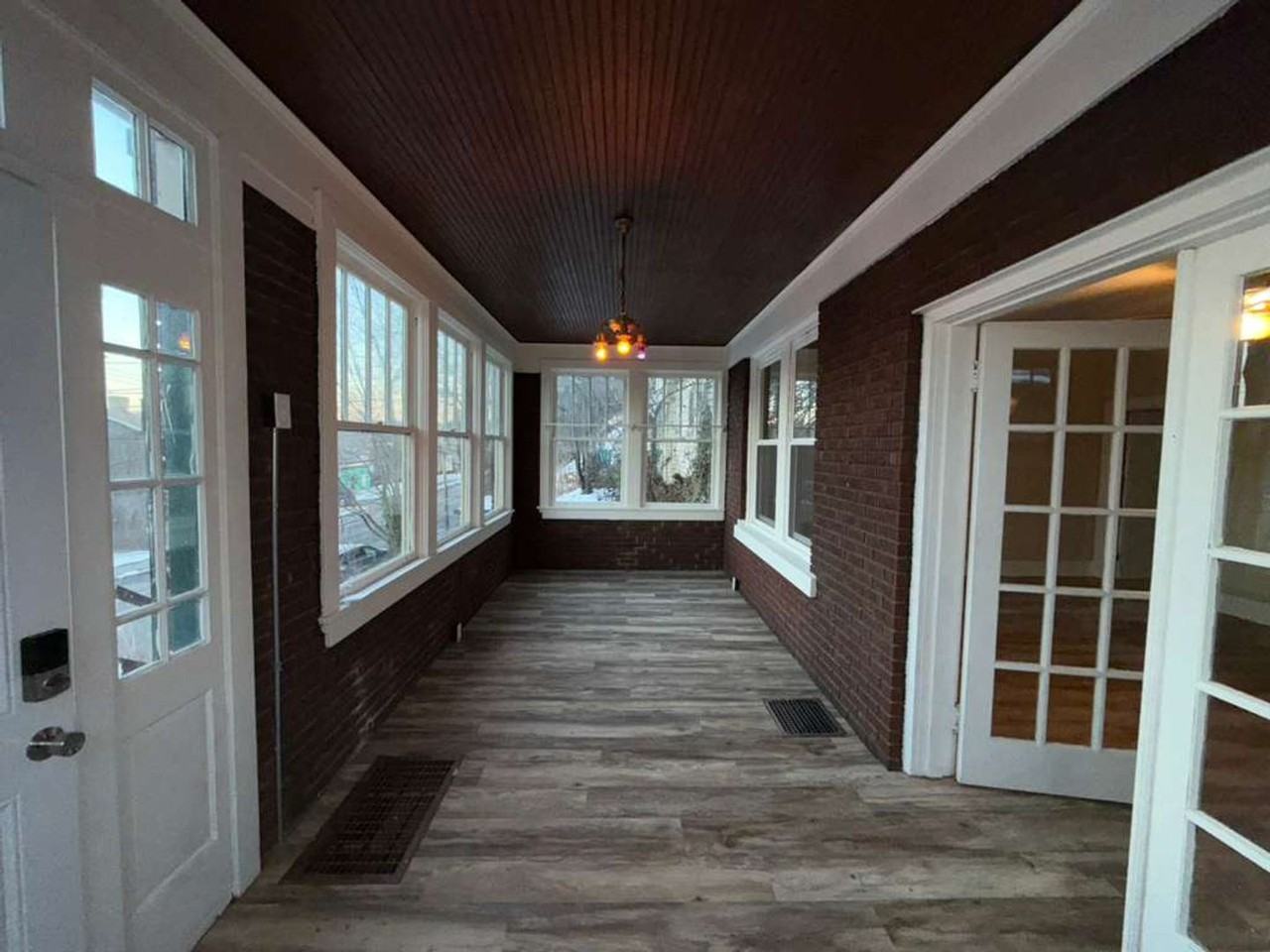 207 Singer Ave - Photo 4 of 12