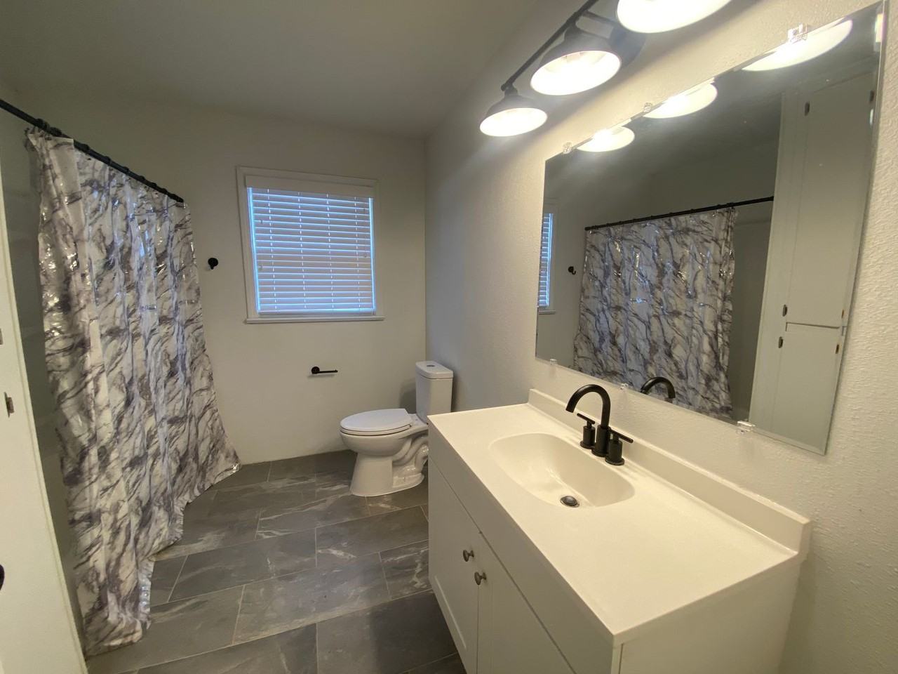 1201 Belwood Ct - Photo 7 of 10