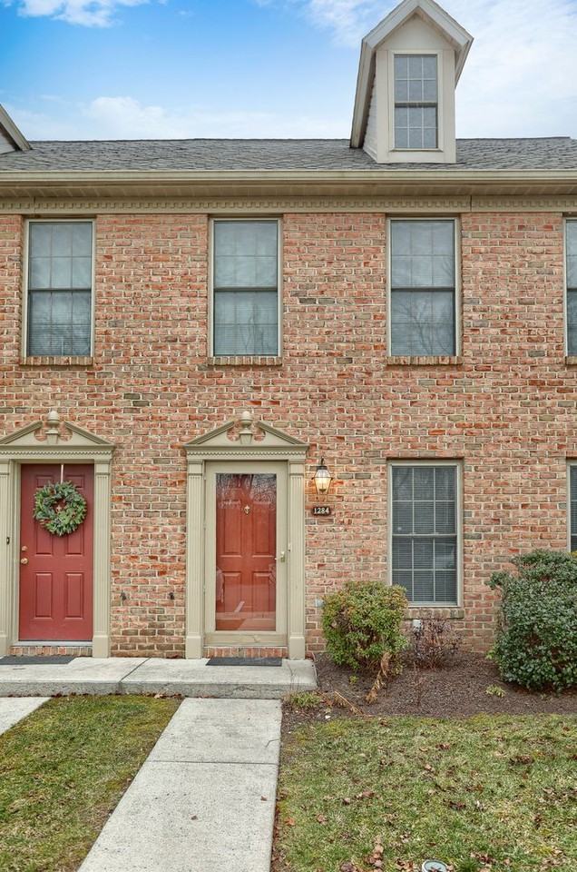 1284 Hunters Ridge Dr - Photo 2 of 27