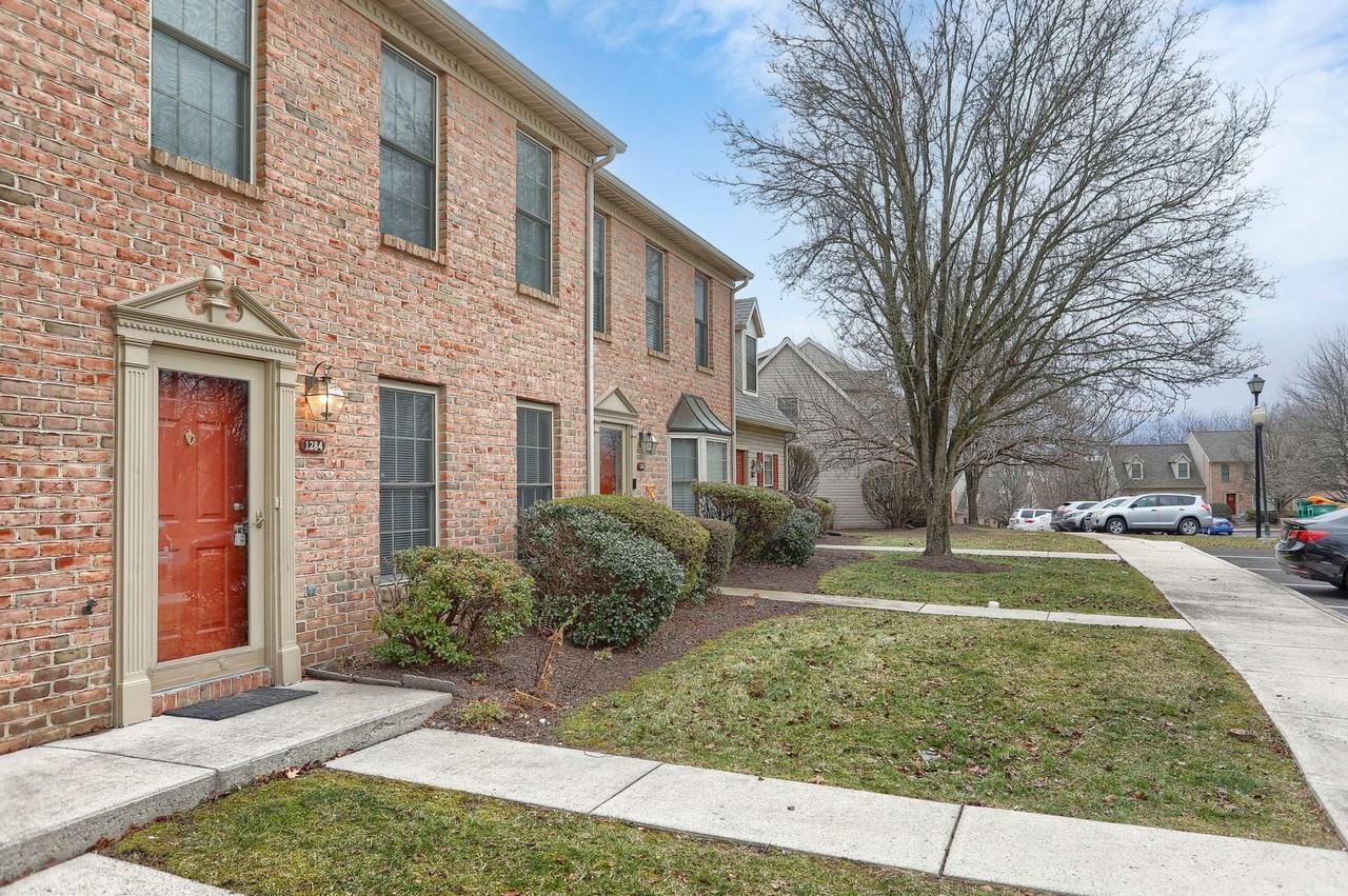 1284 Hunters Ridge Dr - Photo 4 of 27